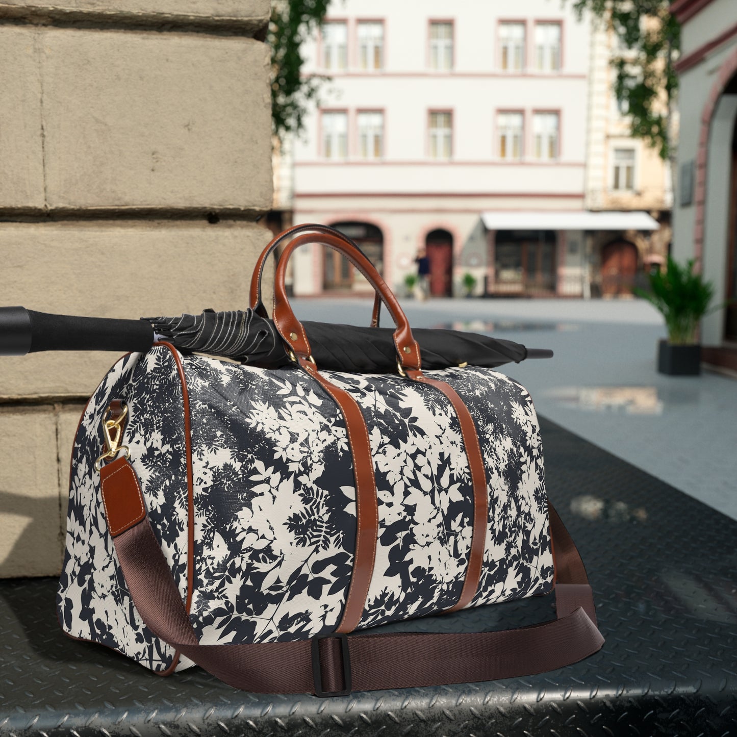 Shaded Waterproof Travel Bag