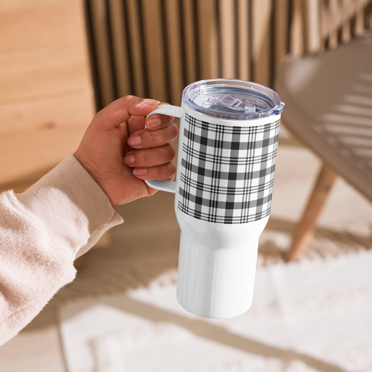 Monochrome Checkered Travel mug with a handle